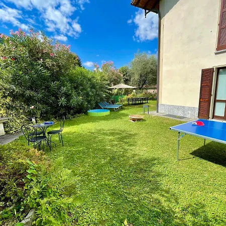 Apartman Casa Lory With Private Garden *